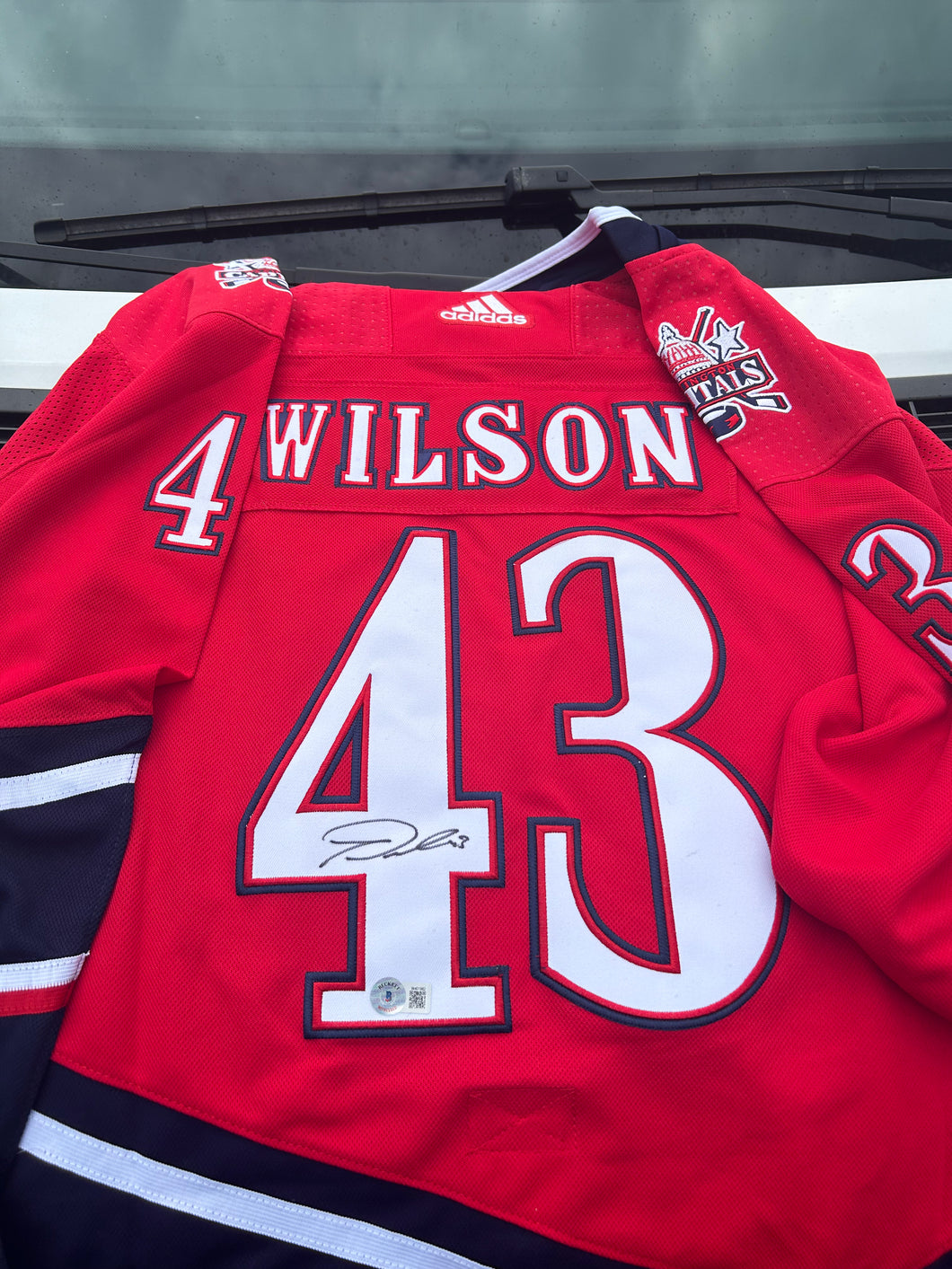 Tom Wilson signed New Jersey